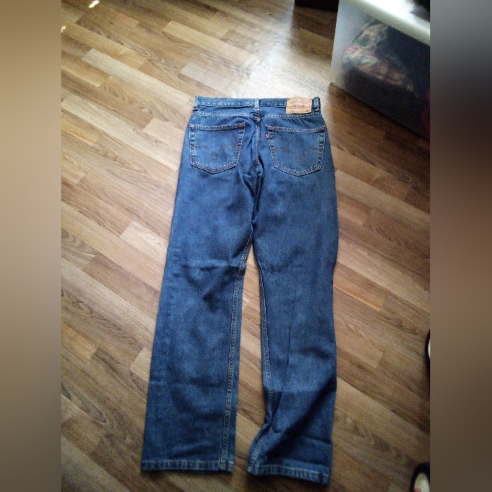 Levi's - Picture 2 of 4